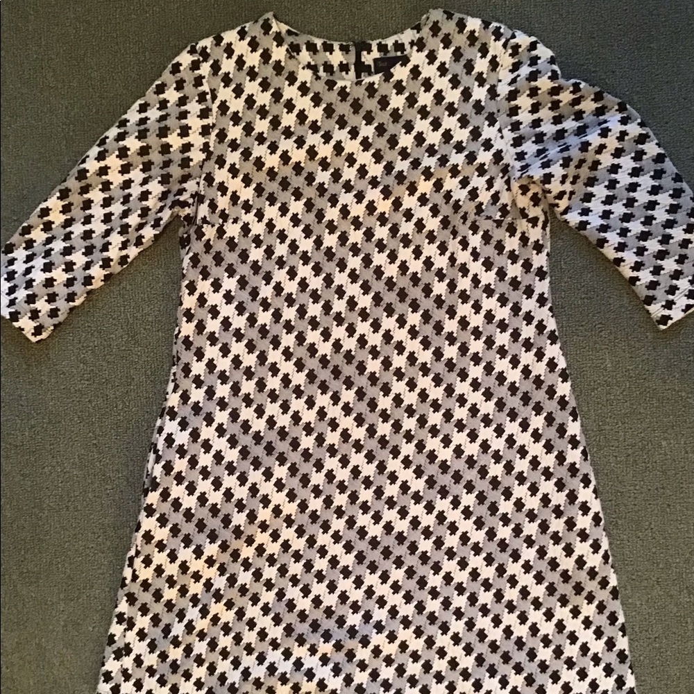 Just Taylor Black, White, and Gray Dress